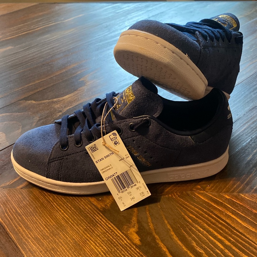Adidas Stan Smith shoes (size 6 men)